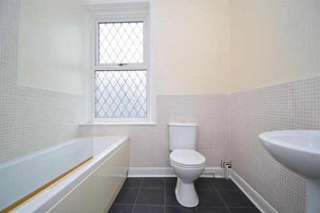 1 bed Terraced to rent Image 5