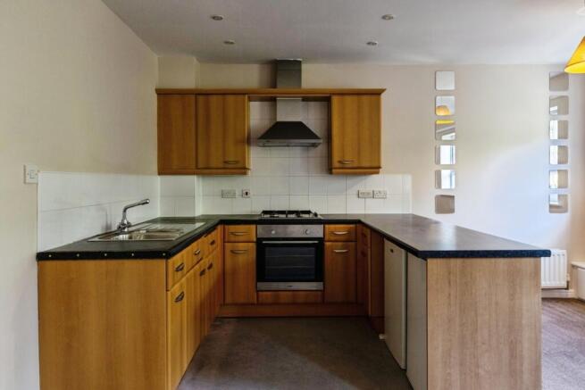 2 bed Flat for sale Image 11