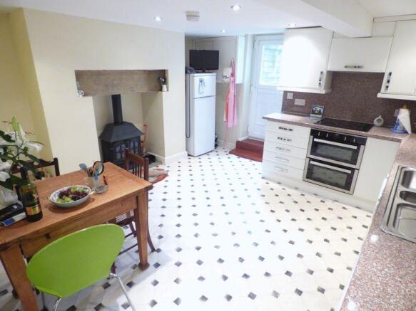 Large Kitchen/...