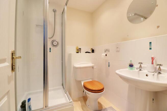 BED-2-ENSUITE.jpg
