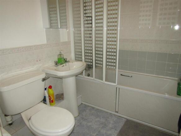 2 bed Apartment for sale Image 5