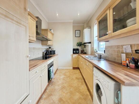 3 bed Terraced for sale Image 7