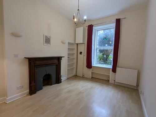 19pf2 Balfour st living room 2.jpg