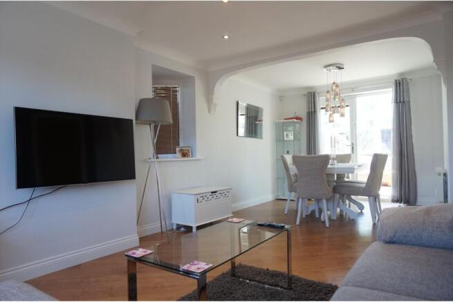 Lounge/Dining Room