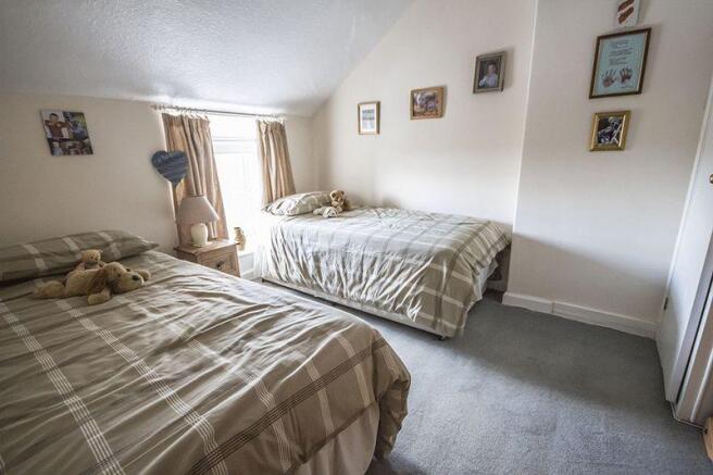 BEDROOM 2