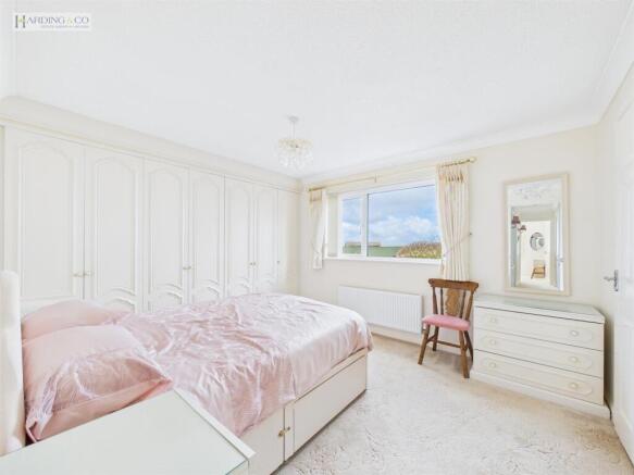 Bedroom 1.jpg