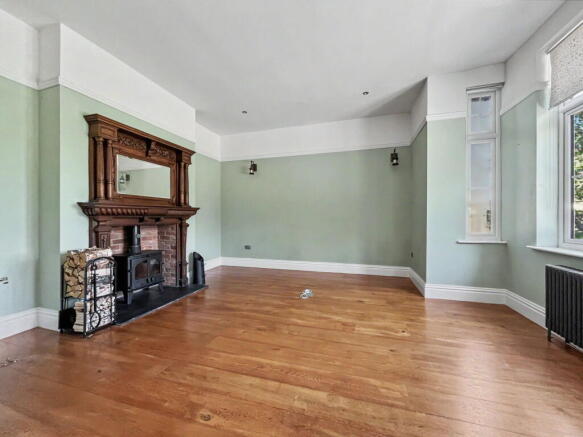 5 bed Detached for sale Image 6