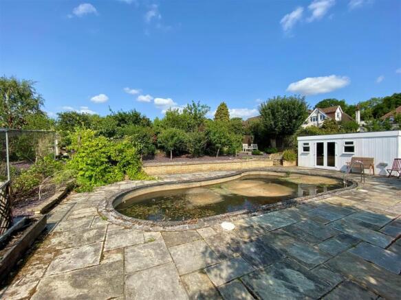 Pool and House.jpg