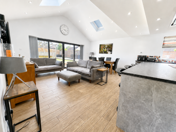 Kitchen/ Family Room