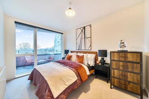 St. James's Crescent, Brixton, London, SW9