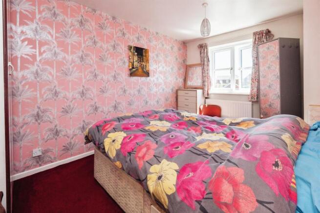 3 bed Semi-Detached for sale Image 8