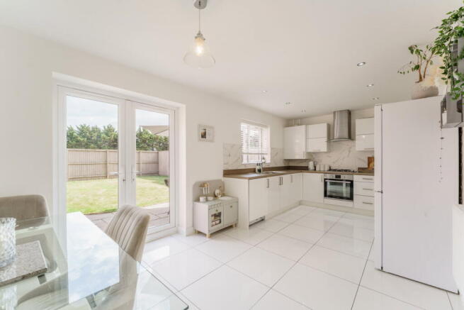 4 bed Detached for sale Image 7