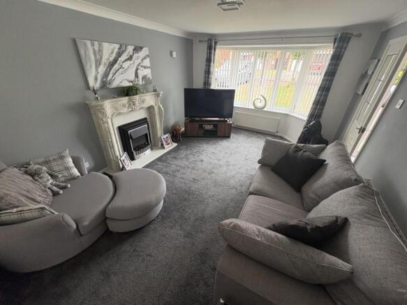 4 bed Detached for sale Image 3