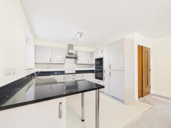 2 bed Retirement Property for sale Image 5