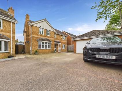 Daimler Avenue, Yaxley, PE7