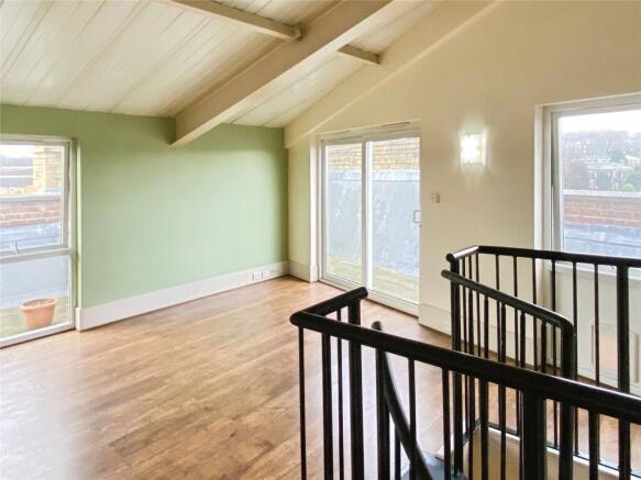 2 bed Apartment to rent Image 6