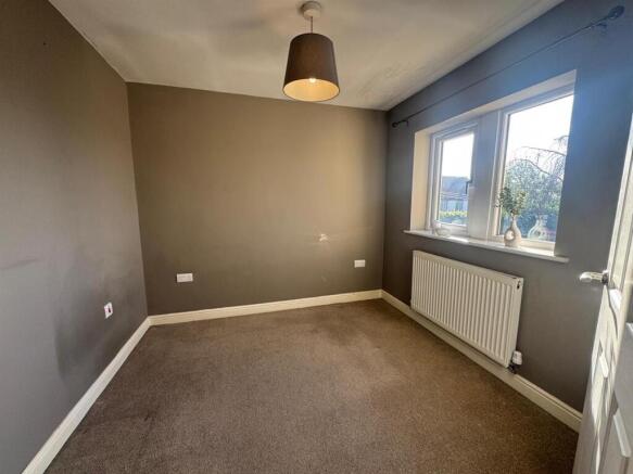 3 bed Semi-Detached for sale Image 11