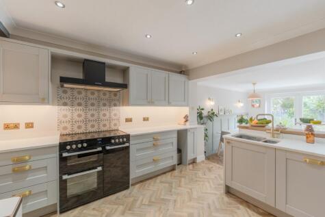 Manor Gardens, Buckden, St. Neots, Cambridgeshire, PE19 5TN