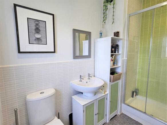 Ensuite.jpg