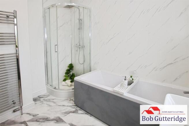 FIRST FLOOR LUXURY FOUR PIECE BATHROOM