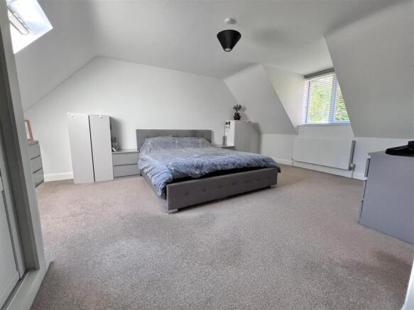 Bedroom 1.jpg