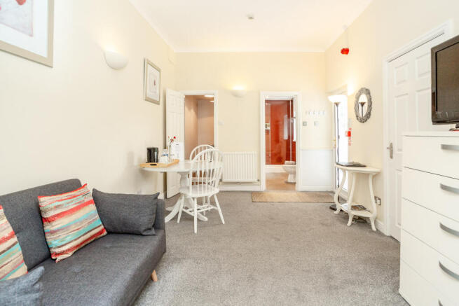 8 bed Terraced for sale Image 10