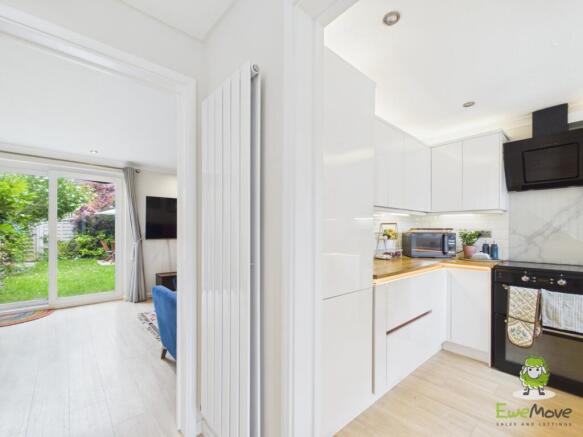 EweMove Estate Agents Basingstoke - Pond Road