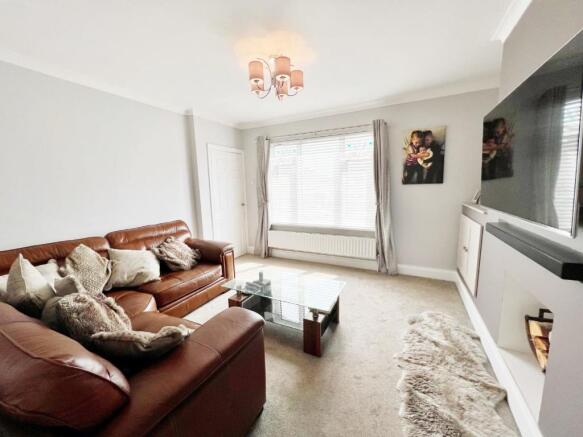 Lounge pic 1.jpg