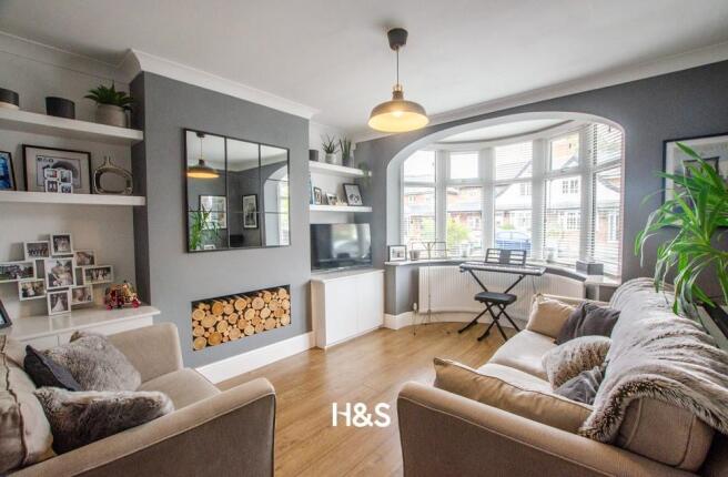 33 Burman Road - Lounge 2.jpg