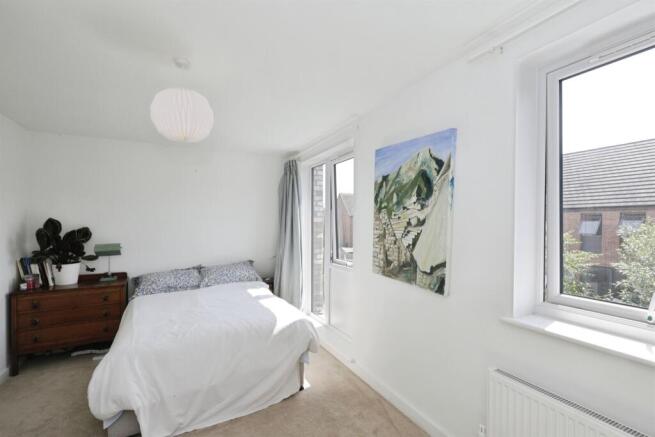 4 bed Terraced for sale Image 10