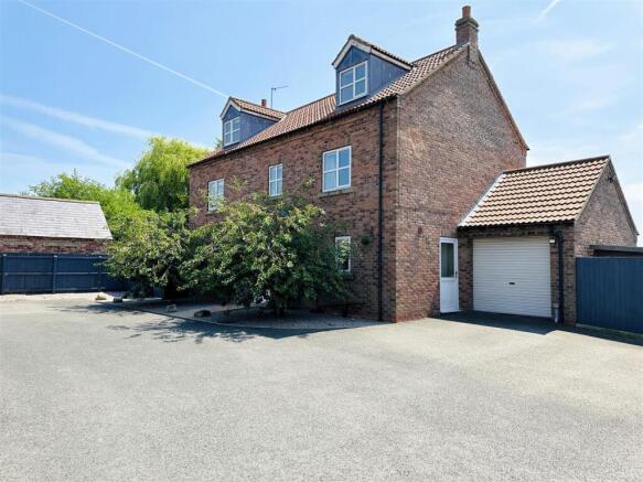 6 bed Detached for sale in north duffield