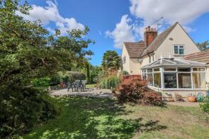 5, Smallholdings, Eastwoodbury Lane, Southend-on-sea SS2 6UZ
