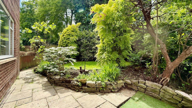 2 bed Flat for sale Image 11