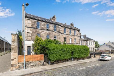 56/1 Portland Street, Edinburgh, EH6 4BA