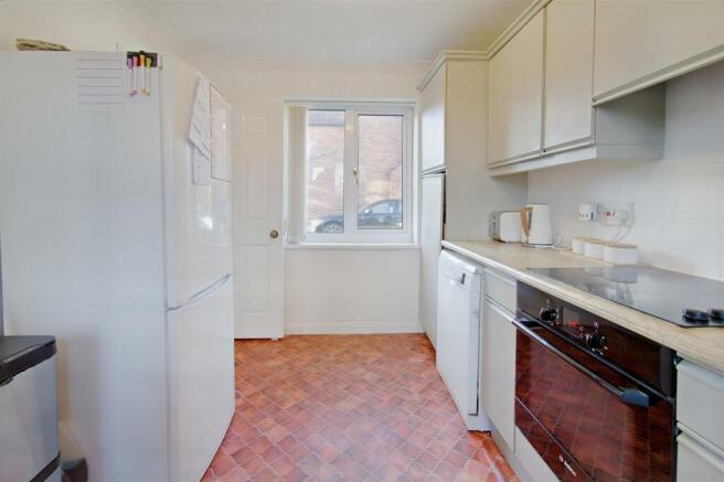 8547295-interior10-800.JPG