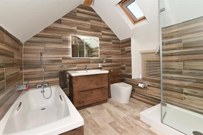 Family bathroom from door.jpg