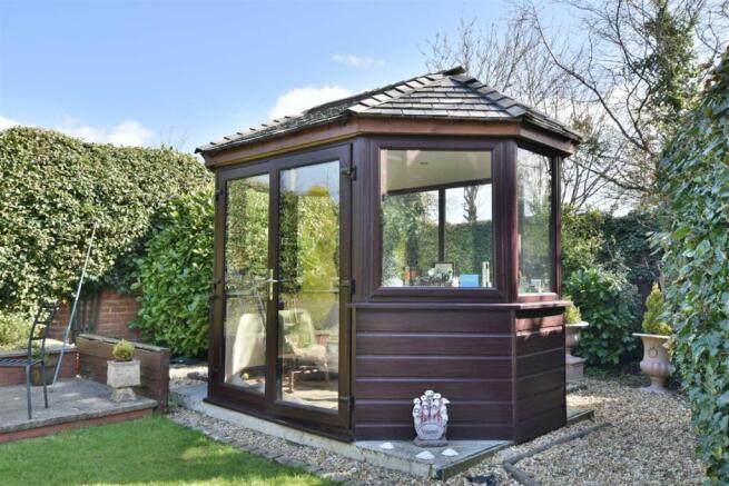 SUMMER HOUSE