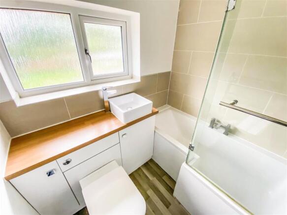 Bathroom.JPG