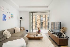 401, 4 Fladgate House, Circus Road West, London SW11 8EU