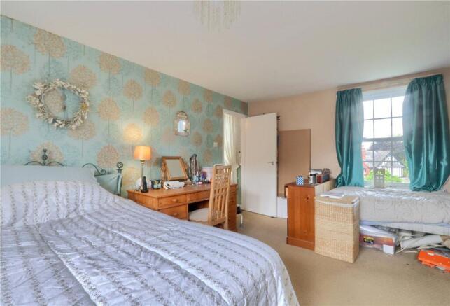 3 bed Terraced for sale Image 9