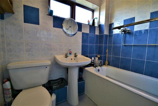 Family Bathroom (1)
