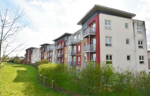 Flat 33, Challenge Court, Langhorn Drive, Twickenham TW2 7SY