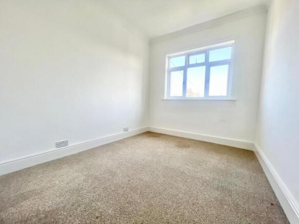 3 bed Terraced to rent Image 8