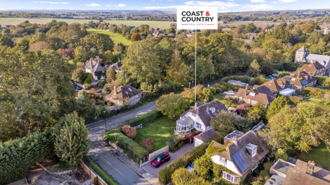 3-bed detached on Station Road, Angmering, BN16, £750,000