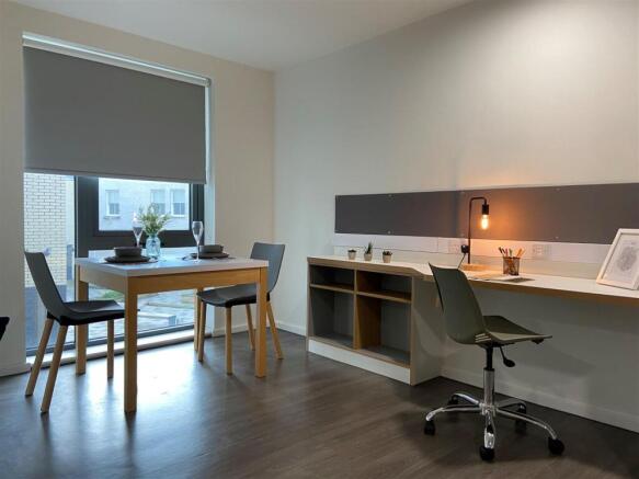 Studio to rent Image 6