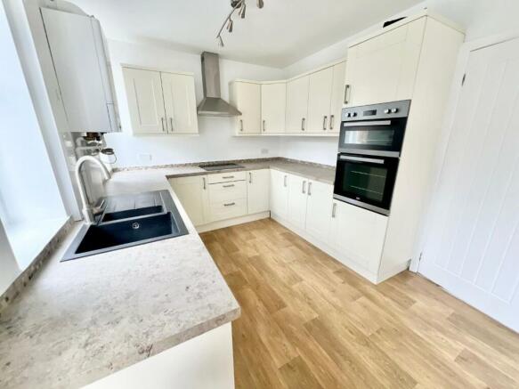 kitchen 3.jpg