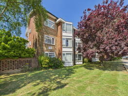 42, Durrington Gardens, The Causeway, Castle, Worthing BN12 6BX