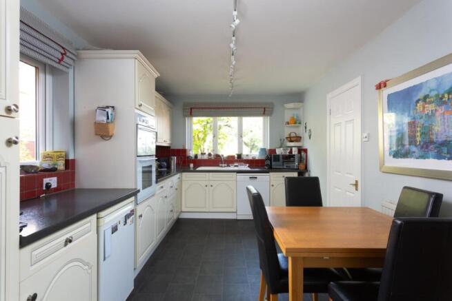 4 bed Detached for sale Image 5