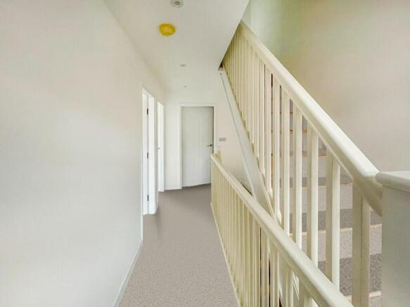 4 bed Town House for sale Image 8