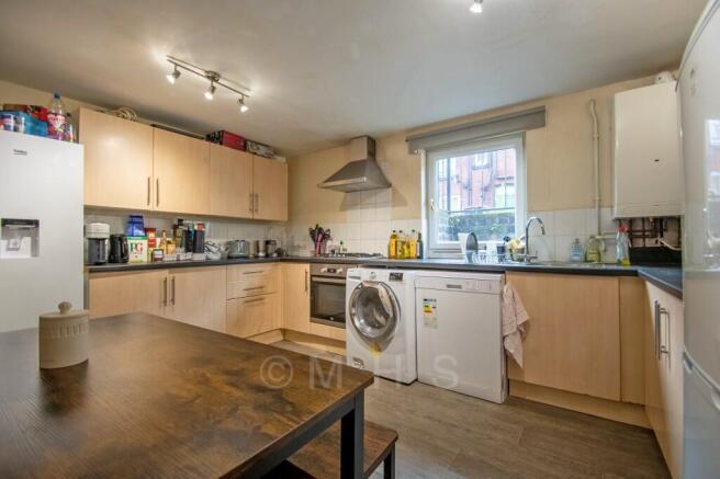 7 bed Terraced for sale Image 5
